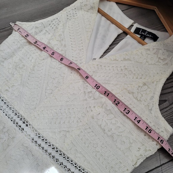 Elegant White Lace Sleeveless Dress - Picture 9 of 12